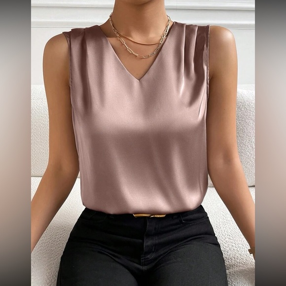 Luxe V neck sleeveless blouse - Picture 14 of 15